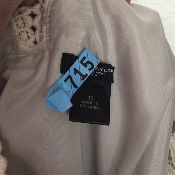 Beautiful Dress! Like New! - Picture 6 of 7